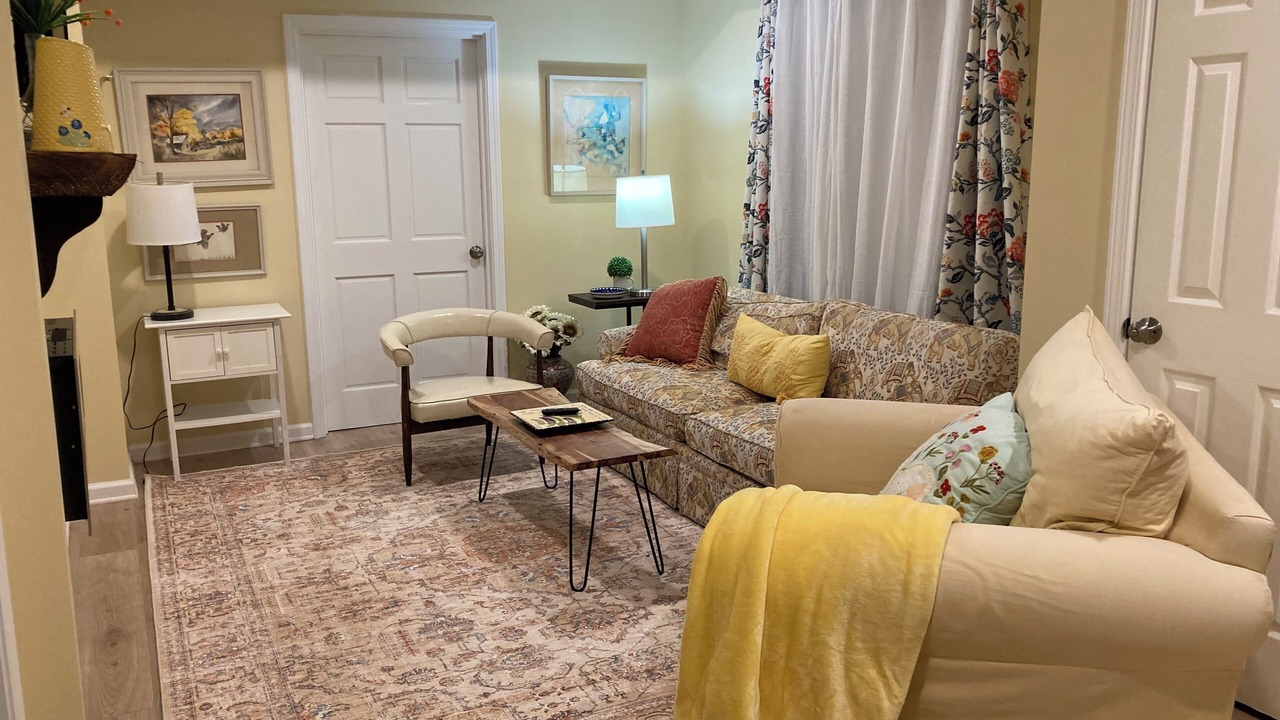 Photo of Livingroom in Tate