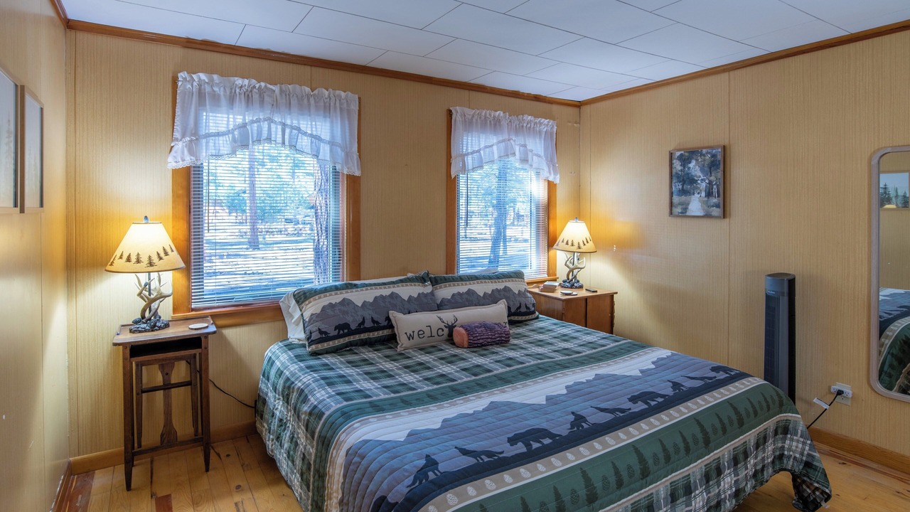 Photo of Bedroom in South Fork