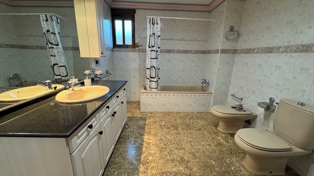 Photo of Bathroom in Bolbaite