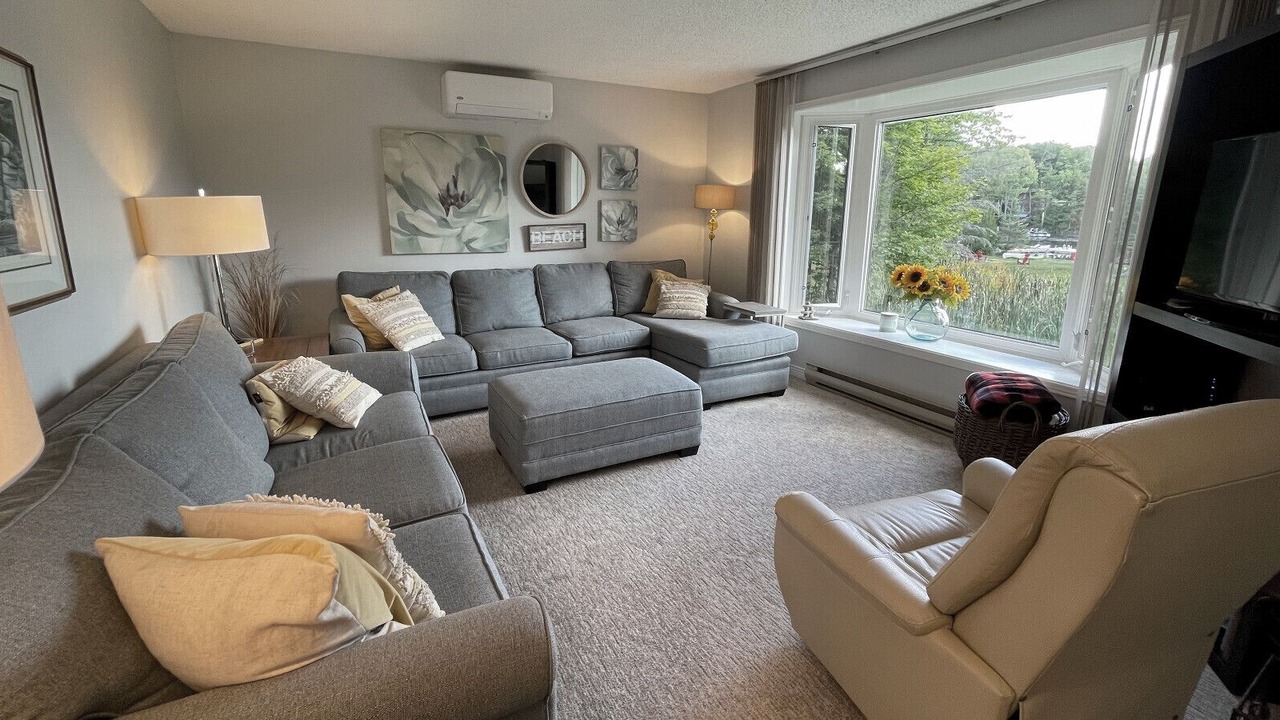 Photo of Livingroom in North Kawartha