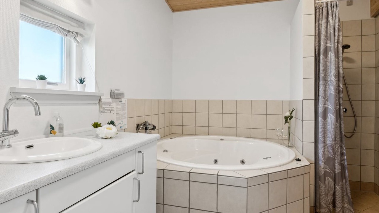 Photo of Bathroom in Faaborg