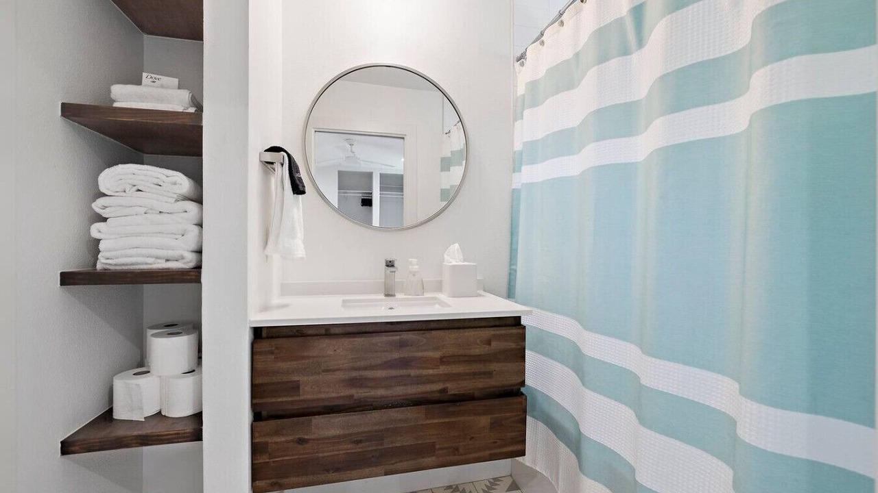 Photo of Bathroom in Dawson