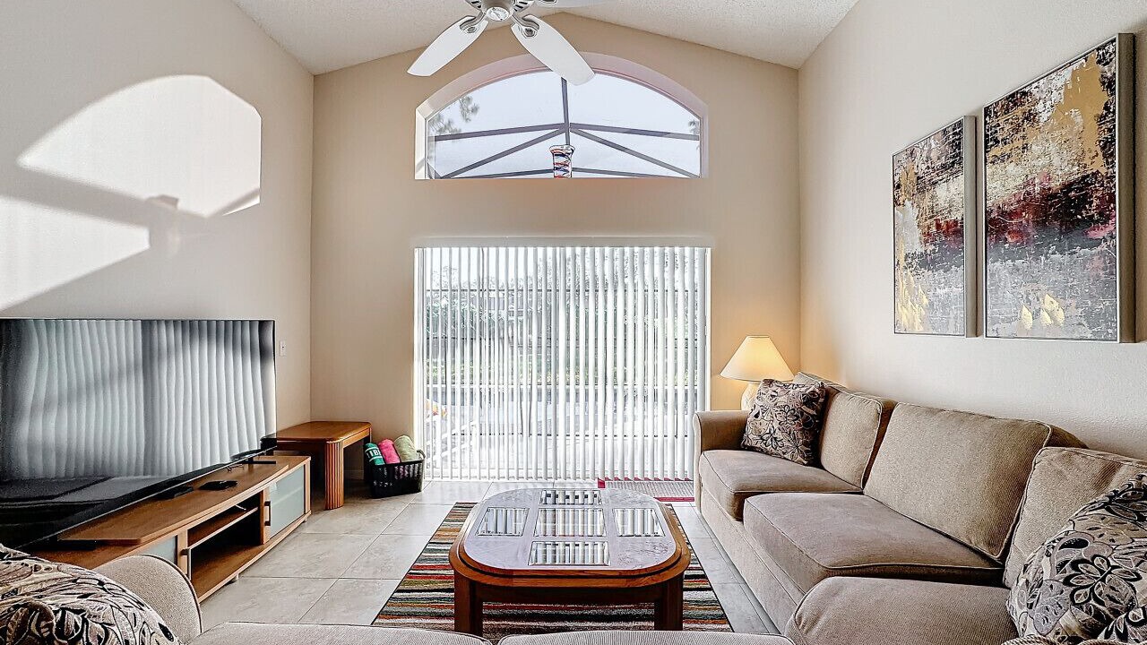 Photo of Livingroom in Haines City