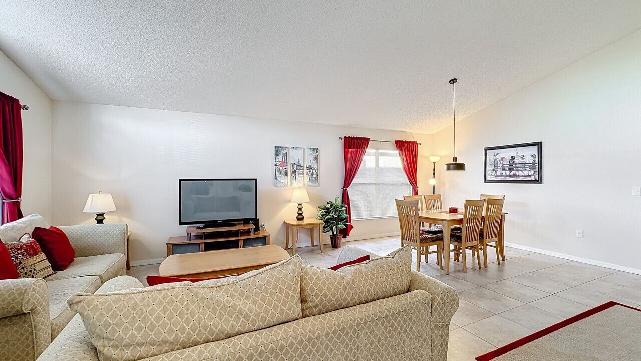 Photo of Livingroom in Haines City