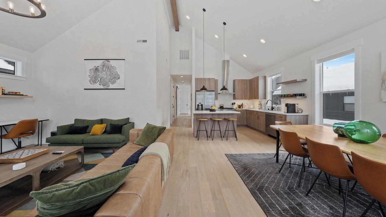 Photo of Livingroom in Roslyn