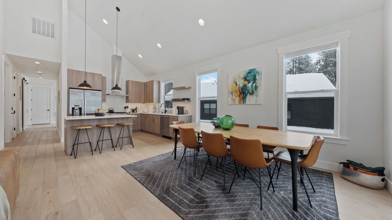 Photo of Others in Roslyn