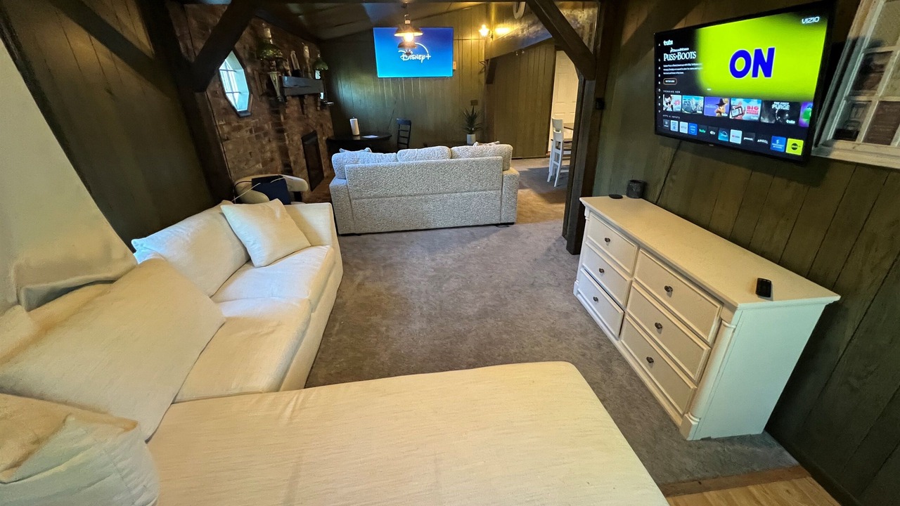 Photo of Livingroom in Erie
