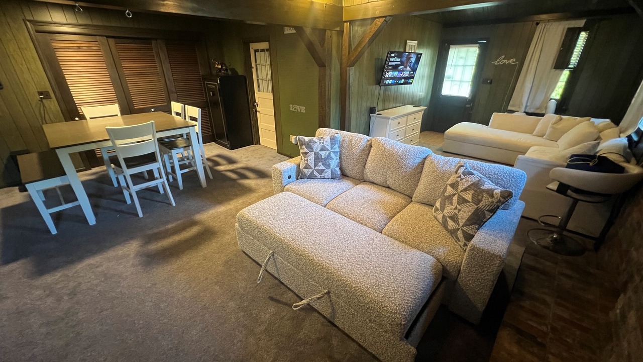 Photo of Livingroom in Erie