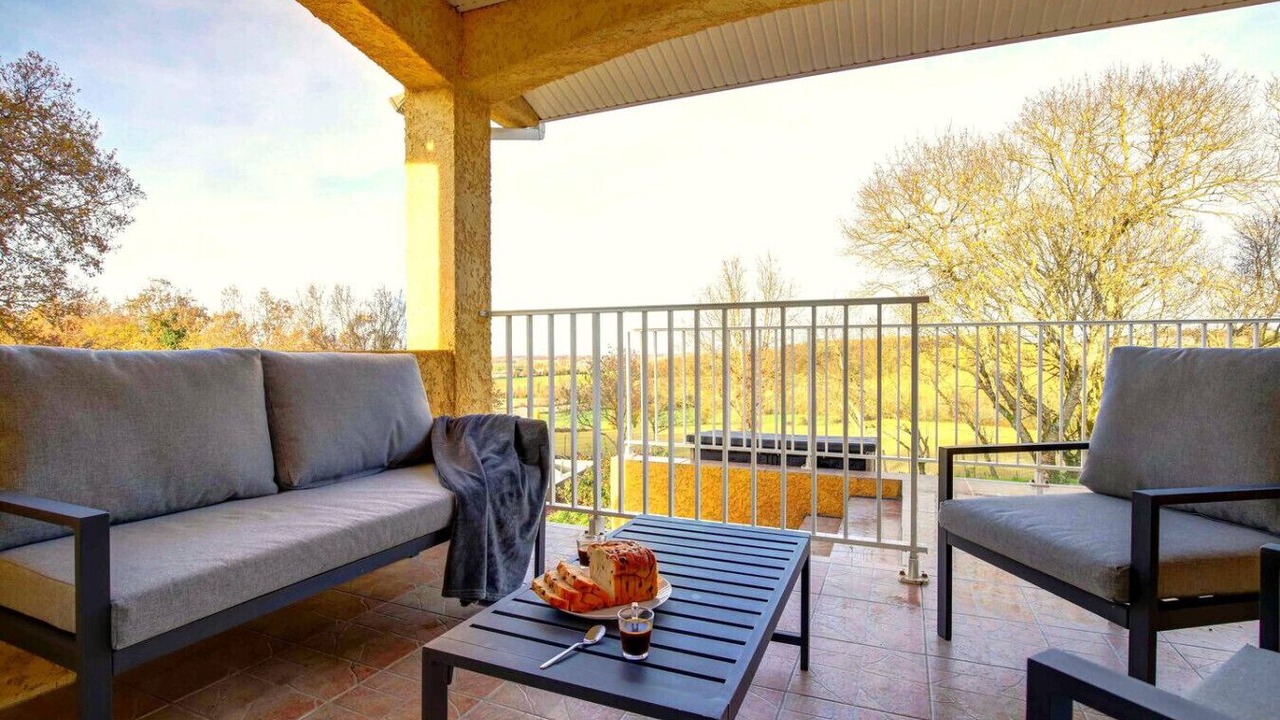 Photo of Patio Balcony in Peyrole
