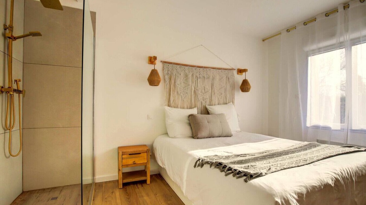 Photo of Bedroom in Peyrole