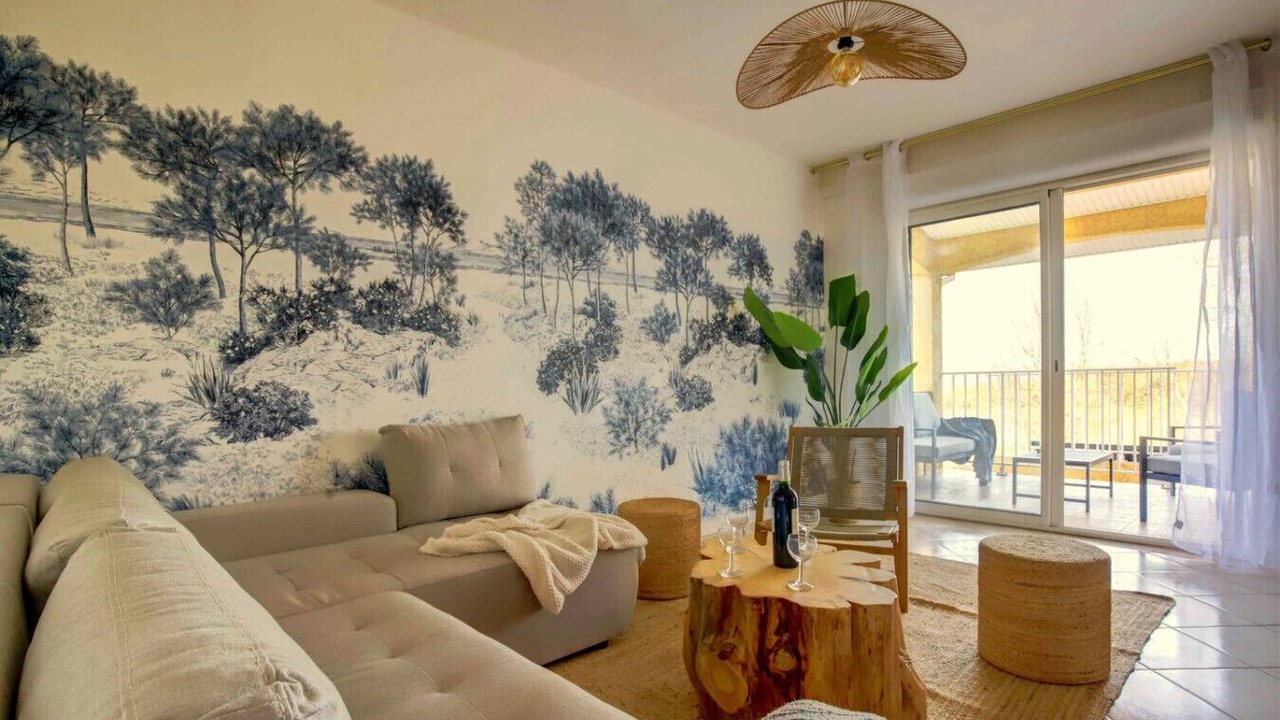 Photo of Livingroom in Peyrole