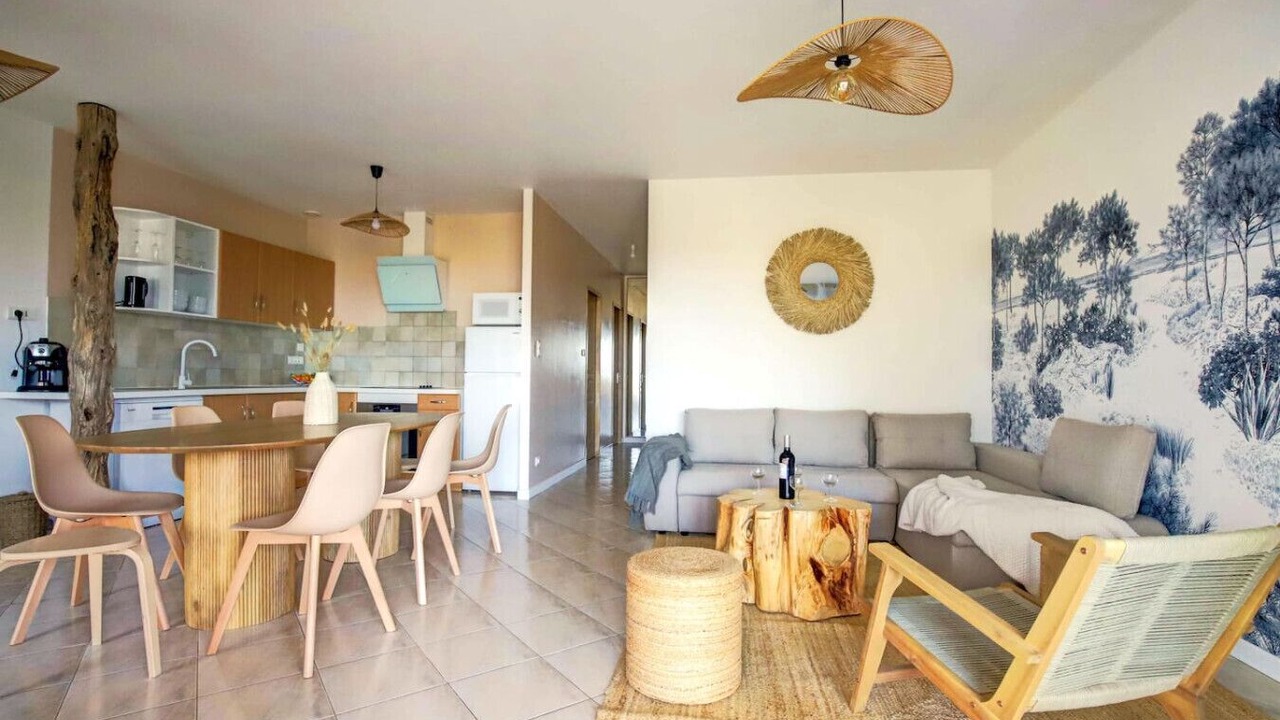 Photo of Livingroom in Peyrole