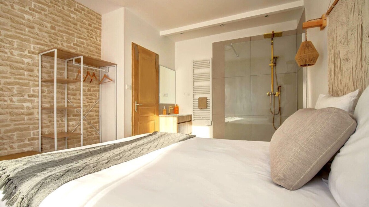 Photo of Bedroom in Peyrole