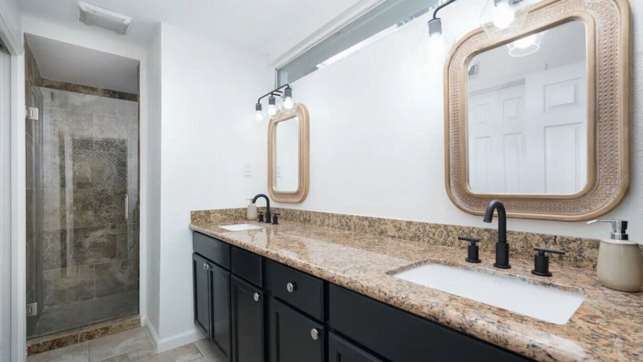 Photo of Bathroom in Whispering Oaks
