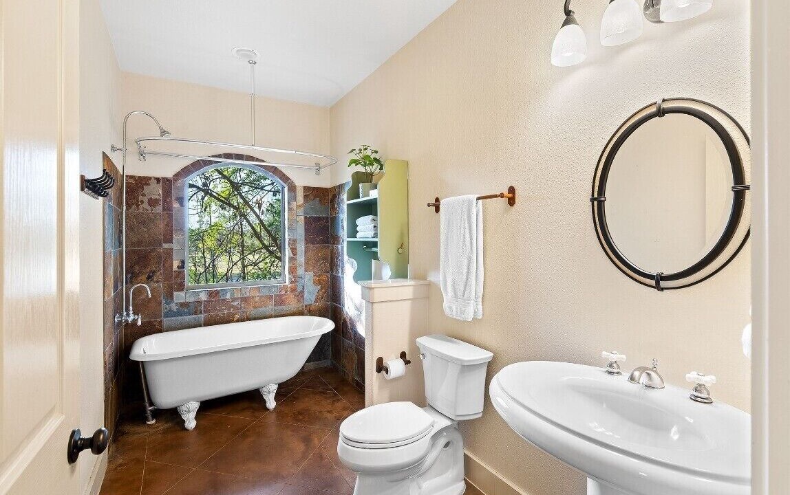 Photo of Bathroom in La Hacienda Estates