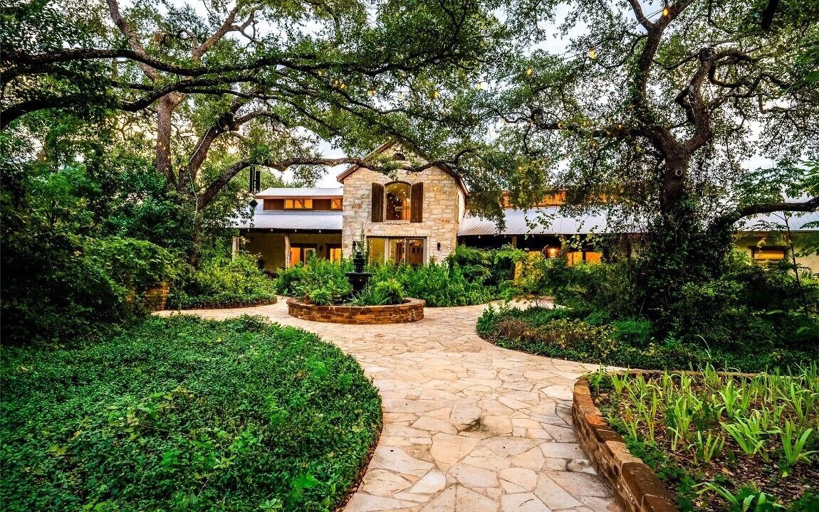 Photo of Outdoor in La Hacienda Estates