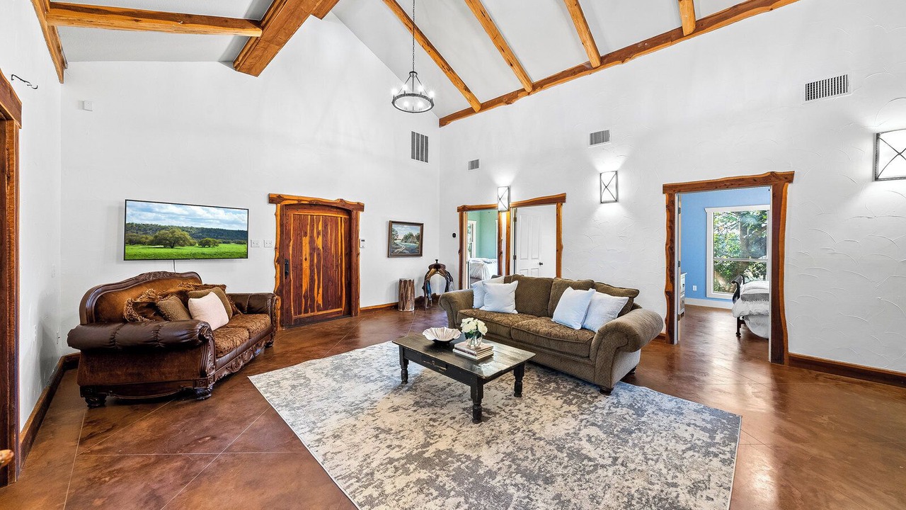 Photo of Livingroom in La Hacienda Estates