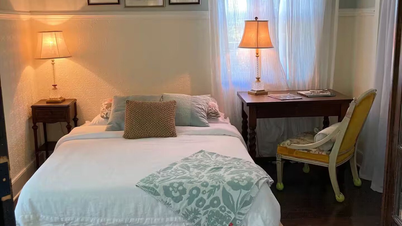 Photo of Bedroom in Five Points