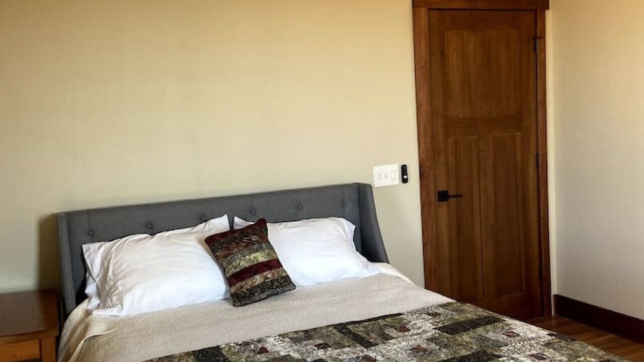 Photo of Bedroom in Russell