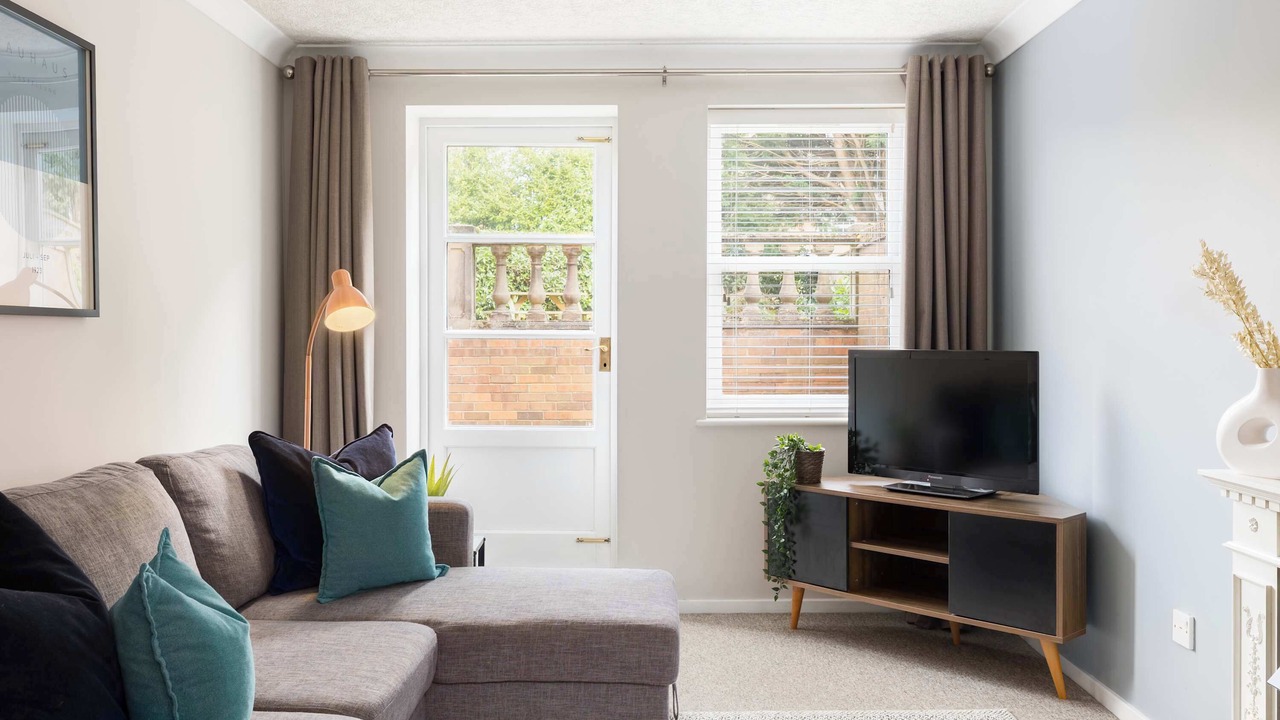 Photo of Livingroom in Leamington Spa