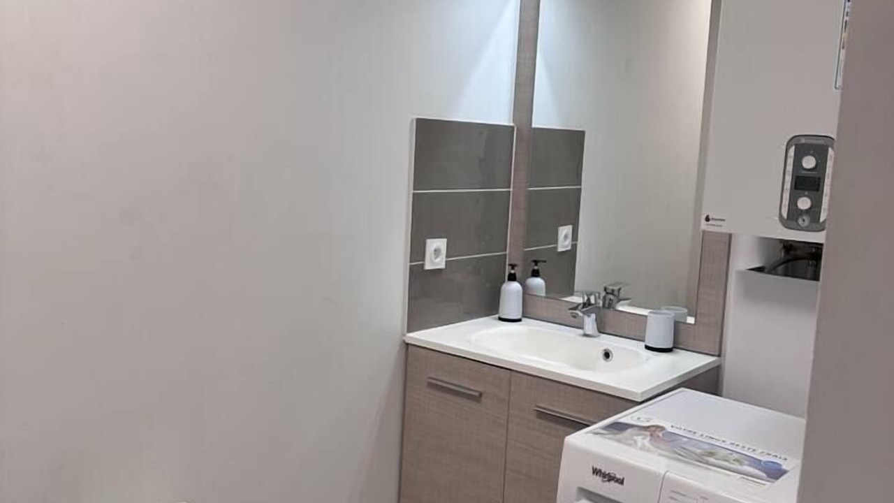 Photo of Bathroom in Vaulx-en-Velin