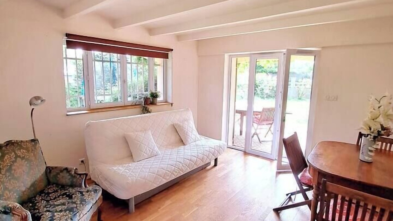 Photo of Livingroom in Francheville Le Bas