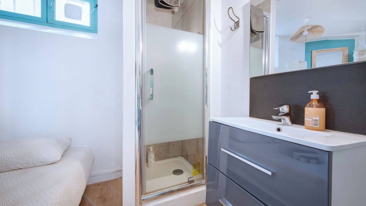 Photo of Bathroom in Griffon - Royale