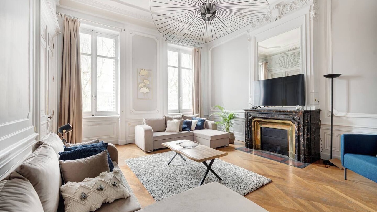 Photo of Others in Moliere - Edgard Quinet