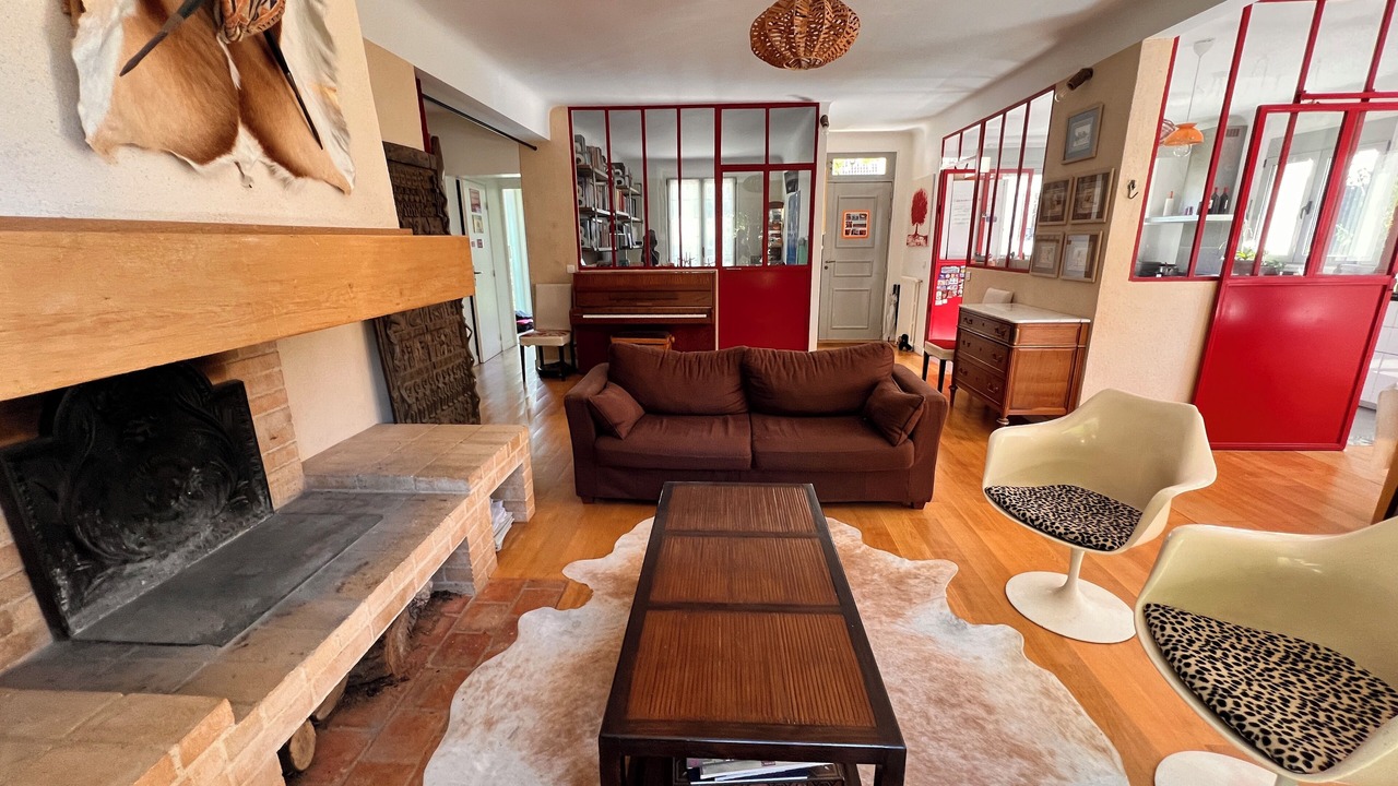 Photo of Livingroom in Garches