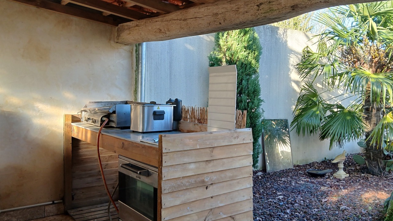 Photo of Patio Balcony in Saint-Vincent-sur-Graon