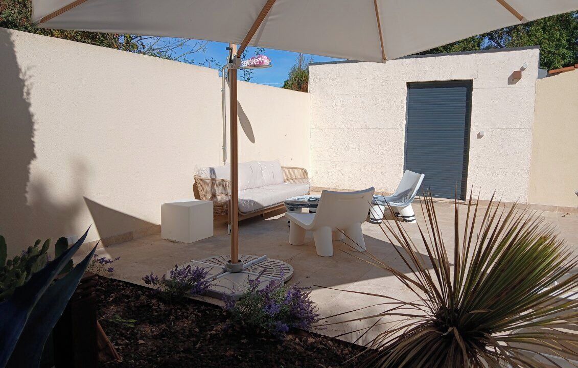 Photo of Patio Balcony in Saint-Vincent-sur-Graon