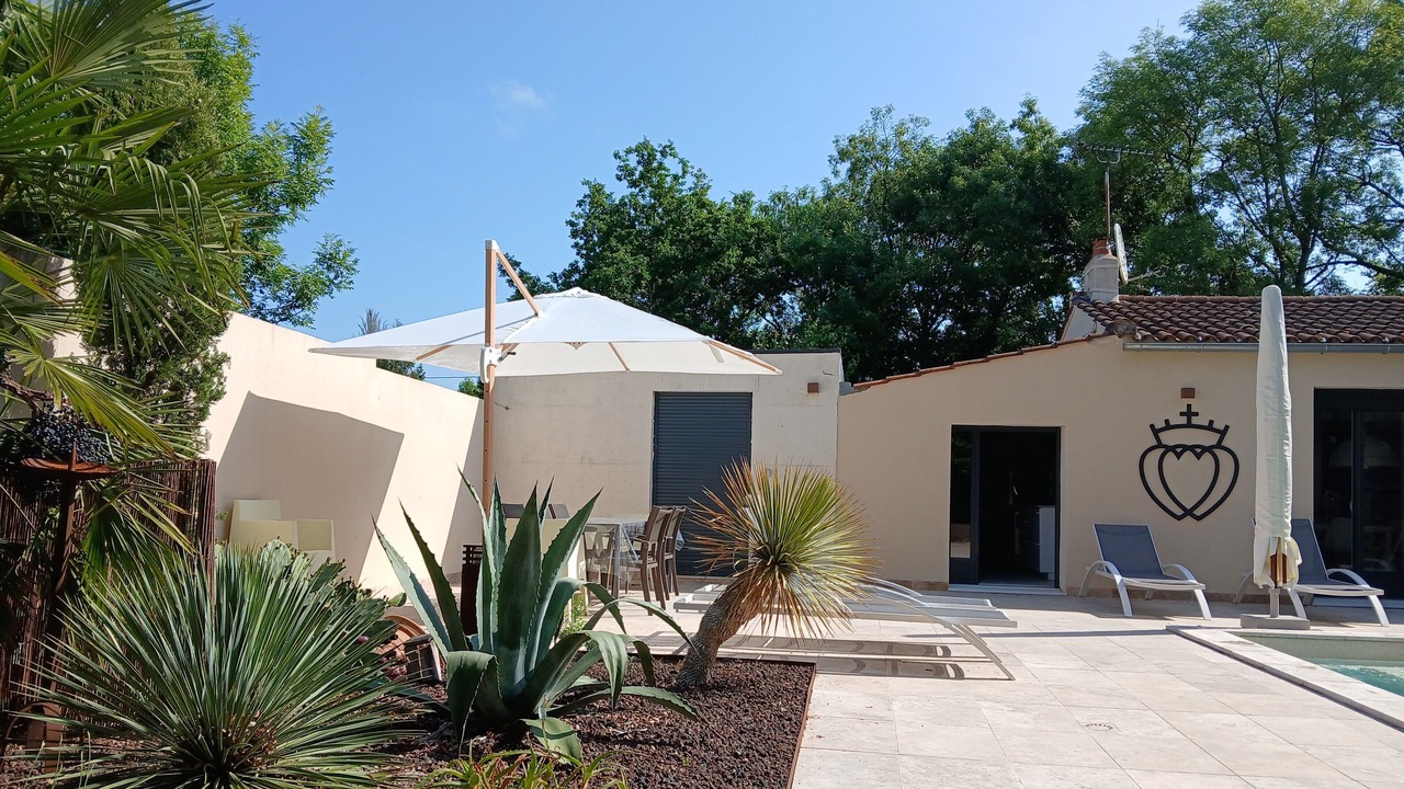 Photo of Patio Balcony in Saint-Vincent-sur-Graon