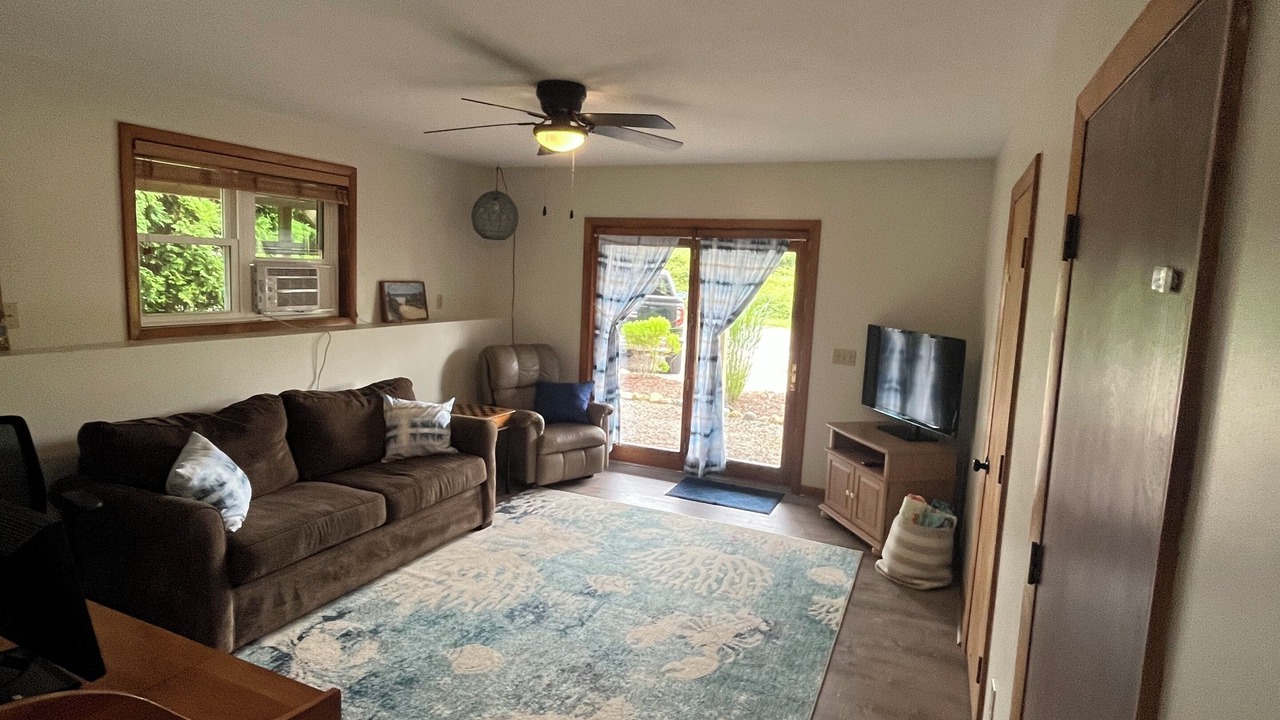 Photo of Livingroom in Point Judith