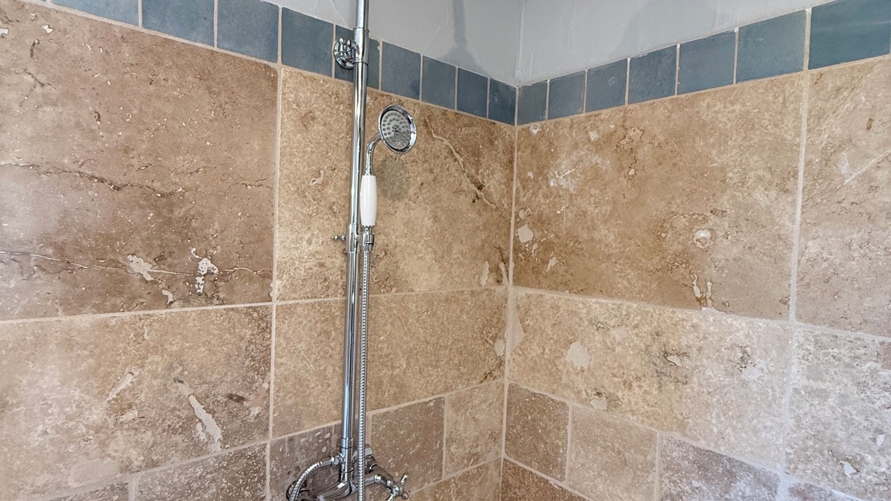 Photo of Bathroom in Violes