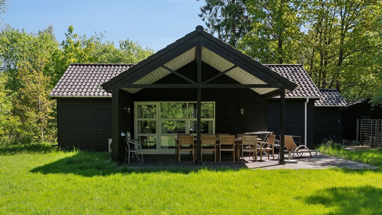 Photo of Others in Skygge