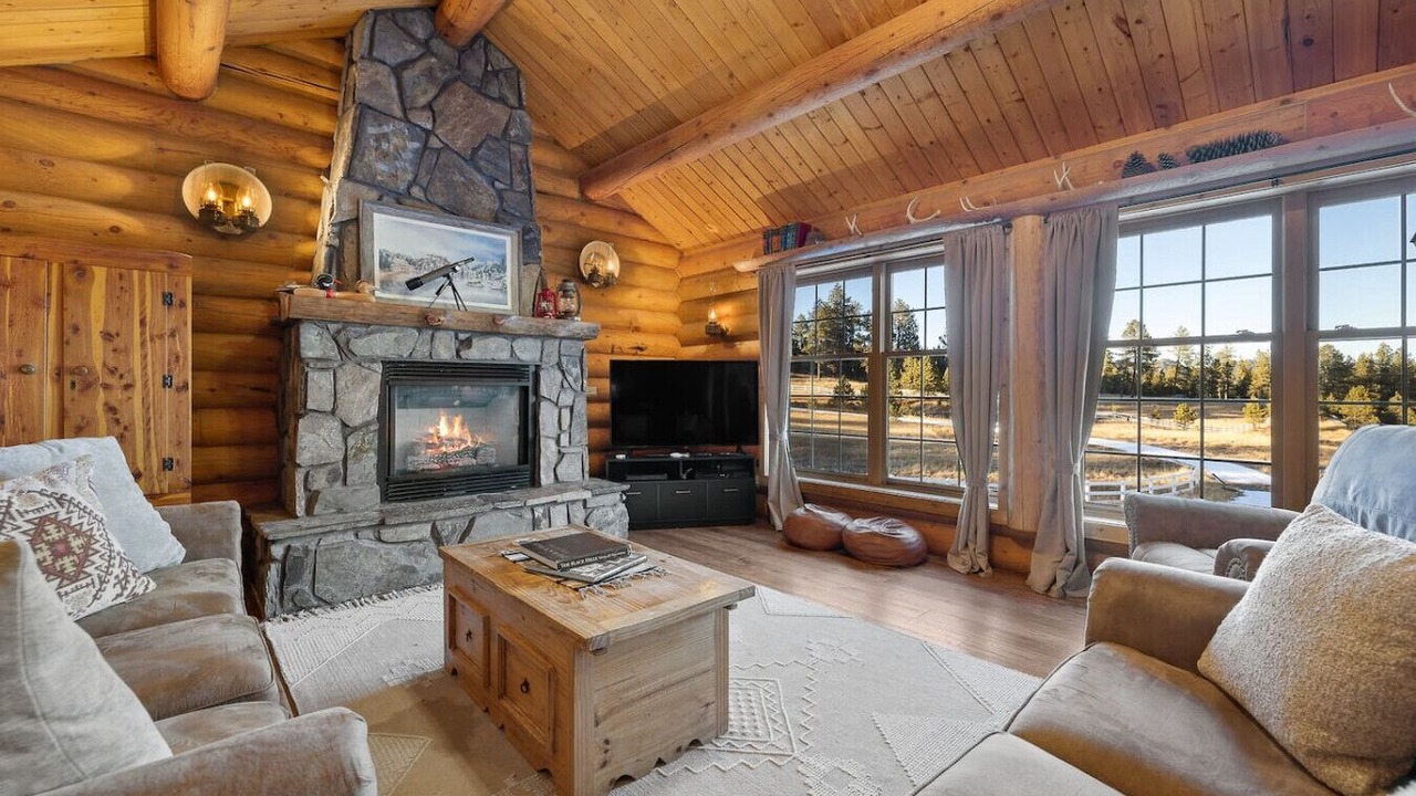 Photo of Livingroom in Custer