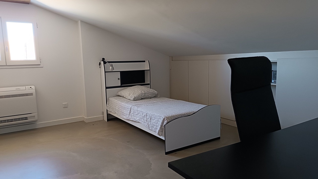 Photo of Bedroom in Camaret-sur-Aigues