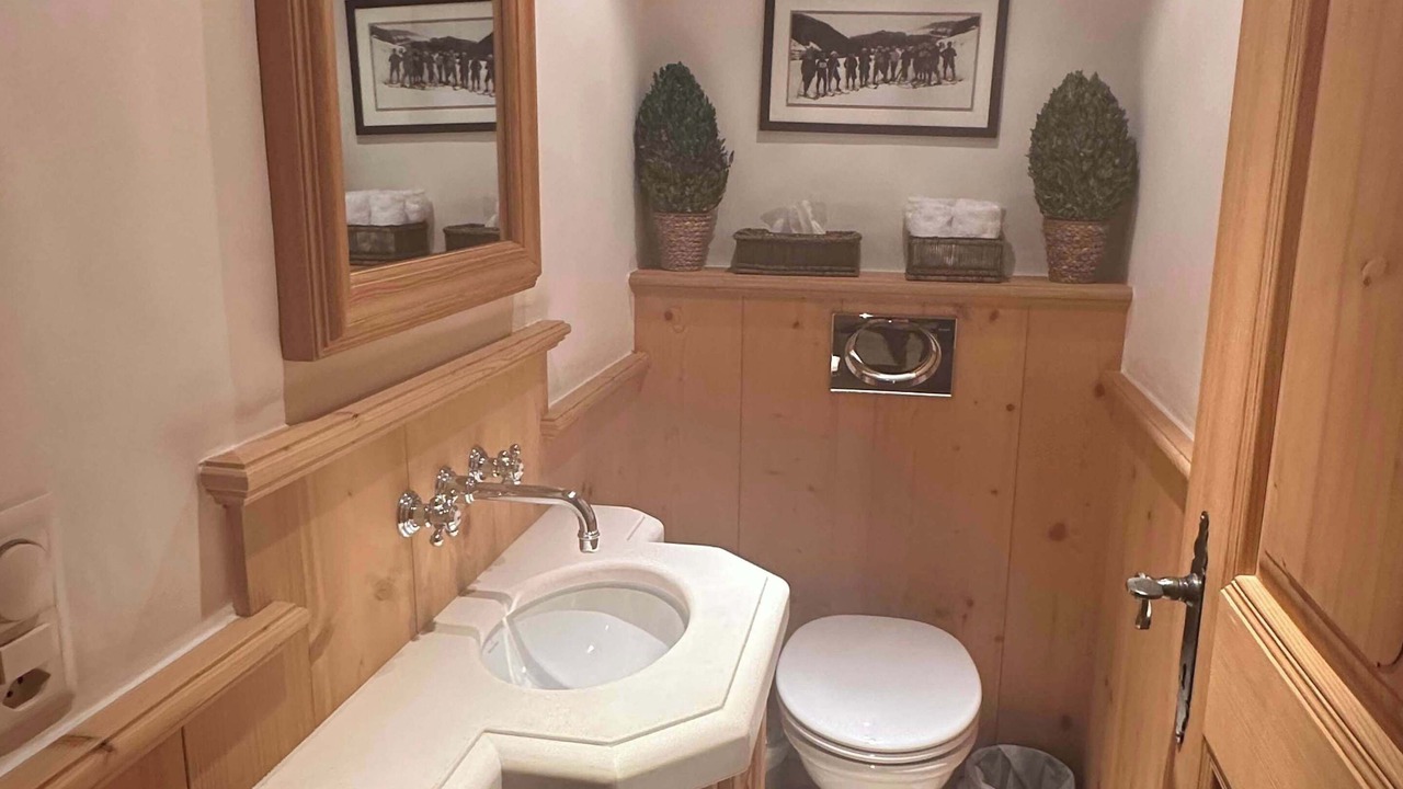 Photo of Bathroom in Zweisimmen Nr Gstaad