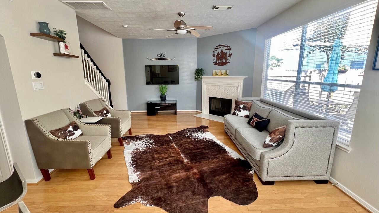 Photo of Livingroom in Westchase