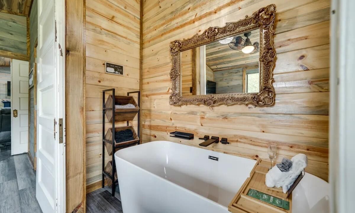 Photo of Bathroom in Golden