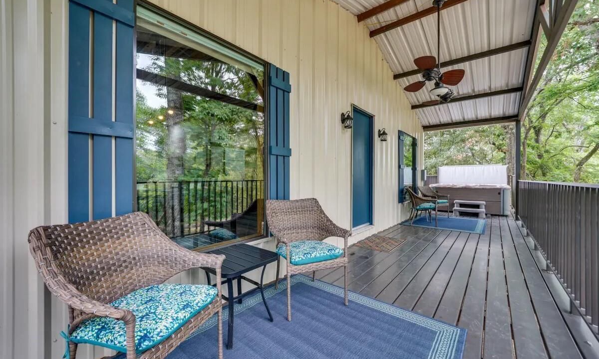 Photo of Patio Balcony in Golden