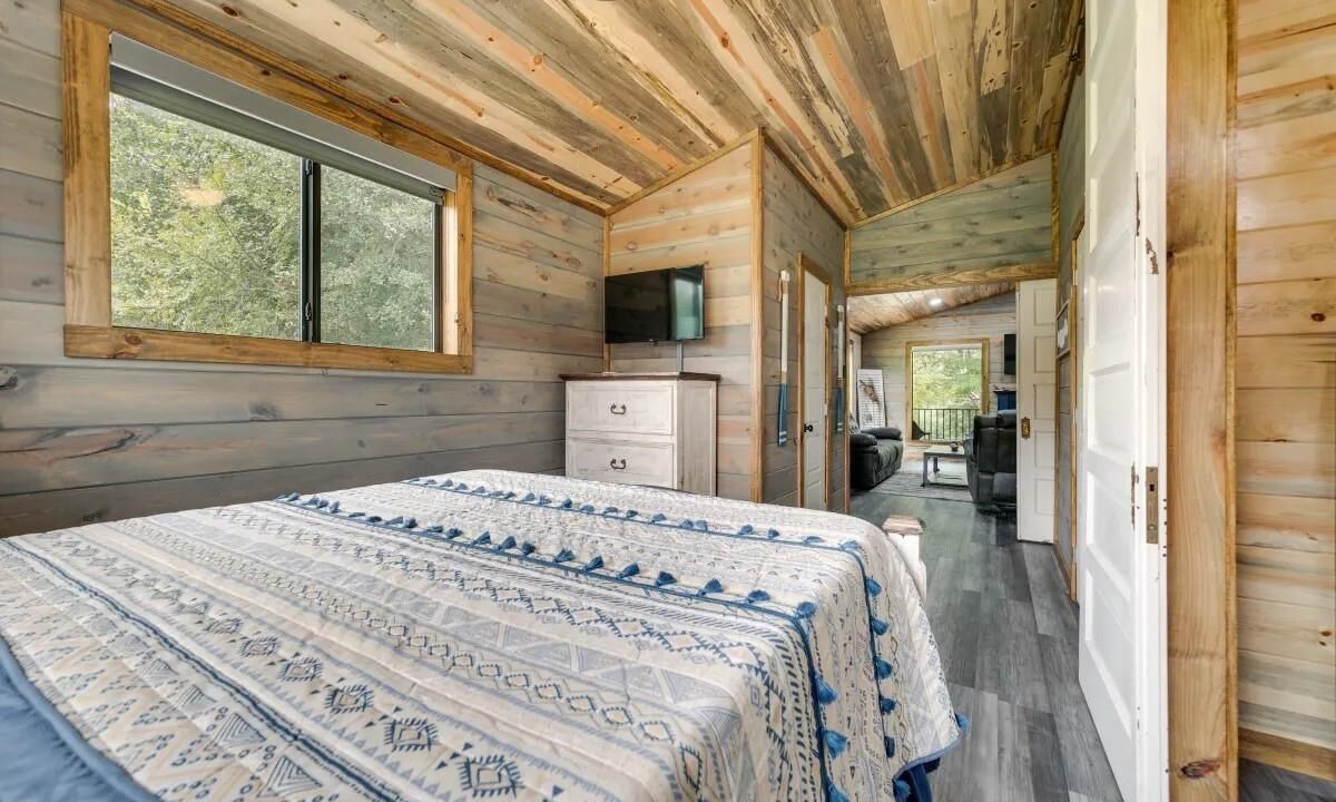 Photo of Bedroom in Golden