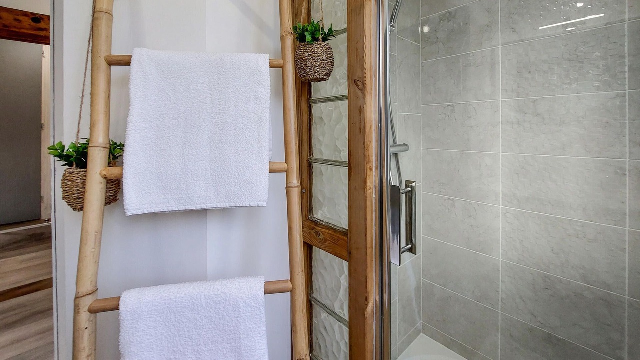 Photo of Bathroom in Neuilly-le-Vendin