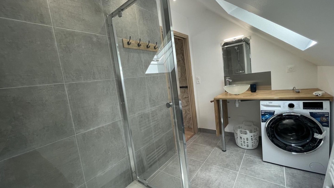 Photo of Bathroom in Reugny