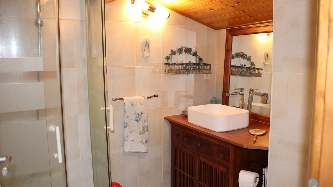 Photo of Bathroom in Surba