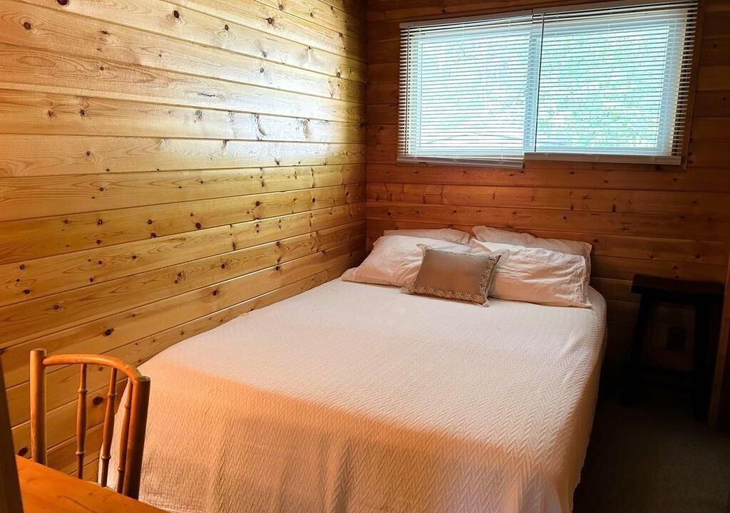 Photo of Bedroom in Hillside Beach