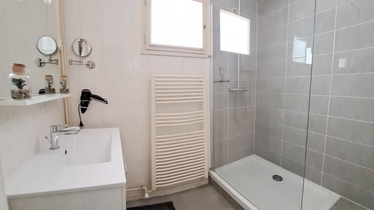 Photo of Bathroom in Joue-les-Tours