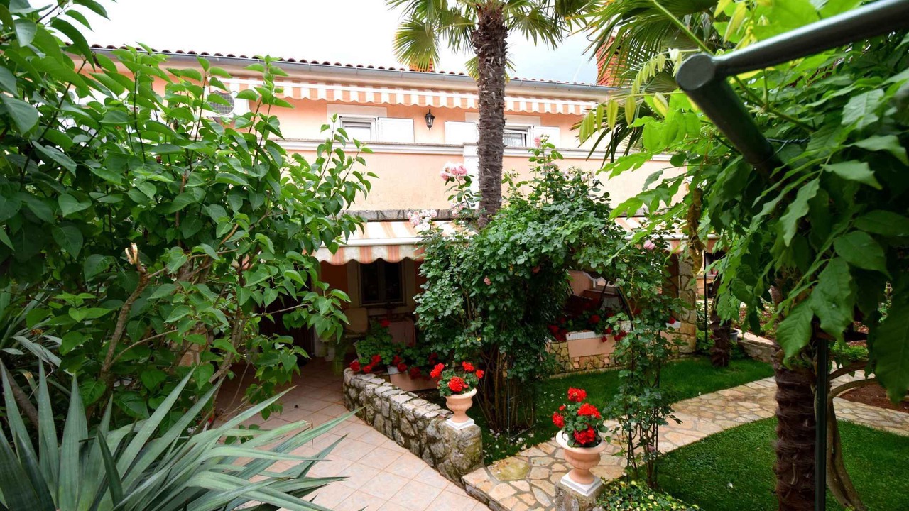 Photo of Outdoor in Gabonjin