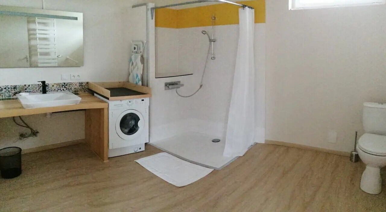 Photo of Bathroom in Osmoy-Saint-Valery