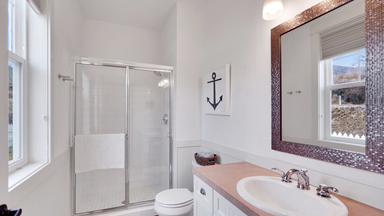 Photo of Bathroom in Oroville